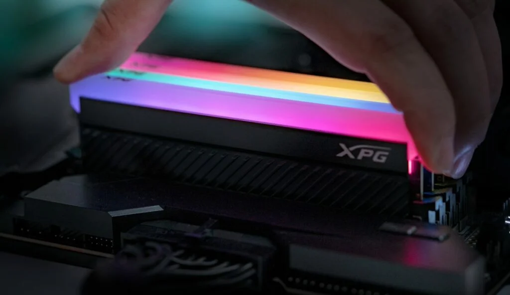 AZ XPG BEMUTATJA A SPECTRIX D45G RGB ÉS A GAMMIX D45 DDR4 MEMÓRIAMODULOKAT