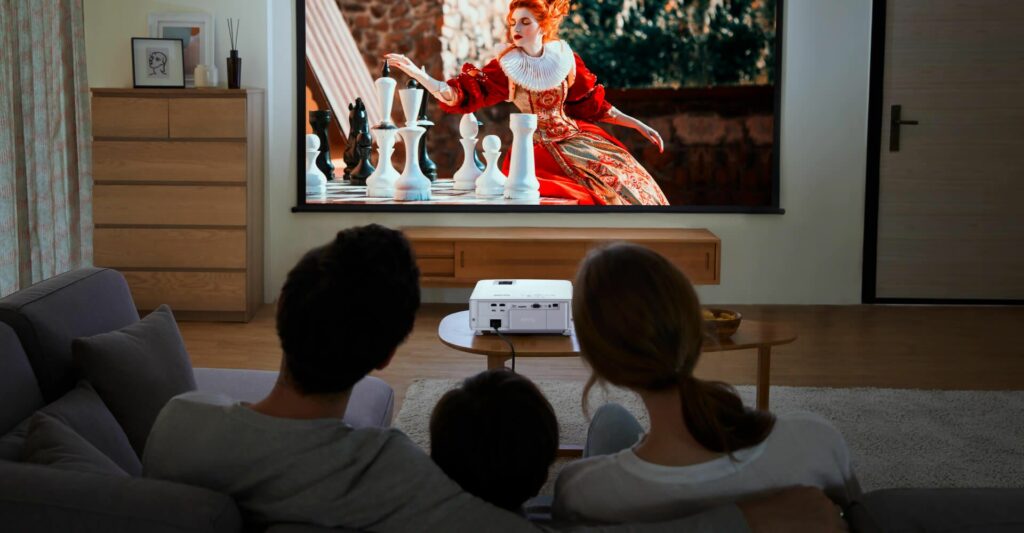 A BENQ BEMUTATTA A VALÓDI 4K FELBONTÁSÚ, HDR OKOS HÁZIMOZI PROJEKTORÁT