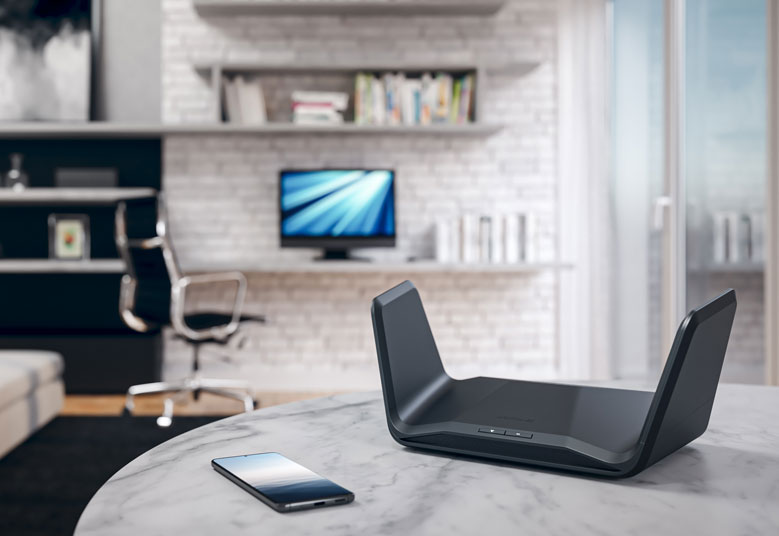 ÚJ ÉV, ÚJ MAGASSÁGOK: A NETGEAR BEMUTATTA AZ LEGÚJABB NIGHTHAWK WIFI 6E RAXE300 TRI-BAND ROUTERT