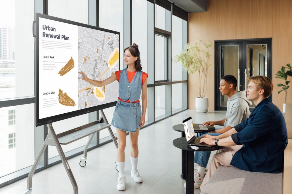 A VIEWSONIC VIEWBOARD IFP63 SOROZATA ÚJ SZINTRE EMELI AZ EGYÜTTMŰKÖDÉST AZ EDLA-MINŐSÍTETT, 4K-S, PCAP-ÉRINTŐKÉPERNYŐS INTERAKTÍV KIJELZŐKKEL